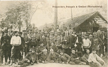 un groupe de prisonniers français au camp de Gmünd