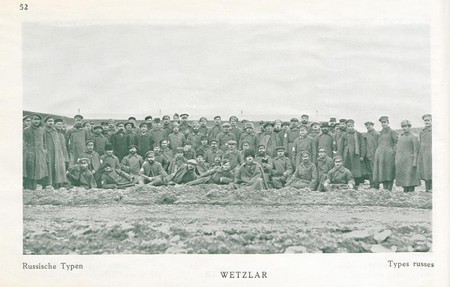 Un groupe de prisonniers russes au camp de Wetzlard pendant la Première Guerre Mondiale