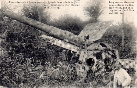 Pièce allemande à longue portée dans le bois de Gercourt tirant sur le Mort-Homme et la côte 304