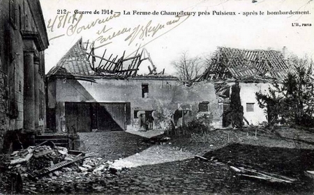La ferme de Champfleury après les bombardements de septembre 1914