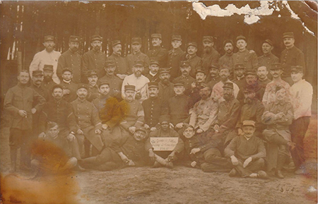 Eugène et un groupe de soldats lillois au camp de prisonniers de guerre de Minden pendant la Première Guerre Mondiale
