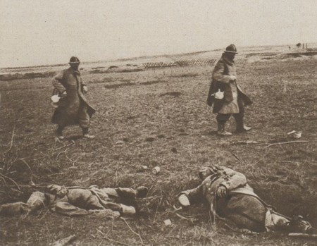 Des soldats français décédés suite à l'assaut du 7 octobre à Souain dans journal Le Miroir