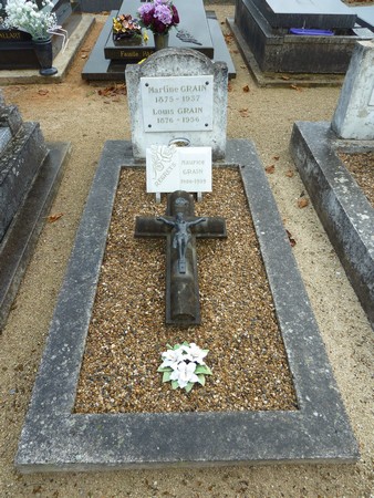 Tombe de la famille GRAIN au cimetière de Bétheniville