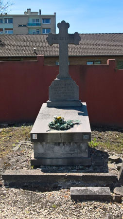 Tombe du sous lieutenant André BERNARD, un poilu mort pour la France le 29 novembre 1916