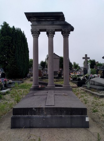 Tombe d'Emile LEMOINE, mort pour la France en 1915