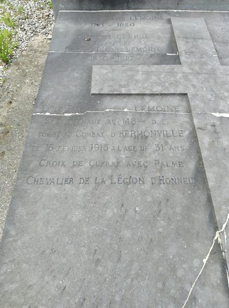 Tombe d'Emile LEMOINE, mort pour la France en 1915